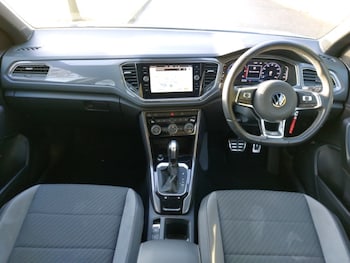 Used Volkswagen T-Roc 2021 for sale - 77690553: Photo