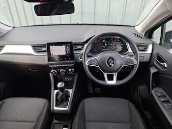 Used Renault Captur 2022 for sale - 77732136: Photo