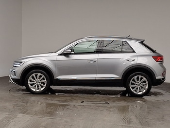 Used Volkswagen T-Roc 2022 for sale - 77052320: Photo