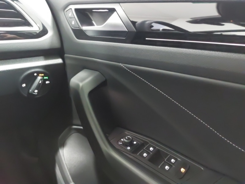 Used Volkswagen T-Roc 2025 for sale - 77142440: Photo 12