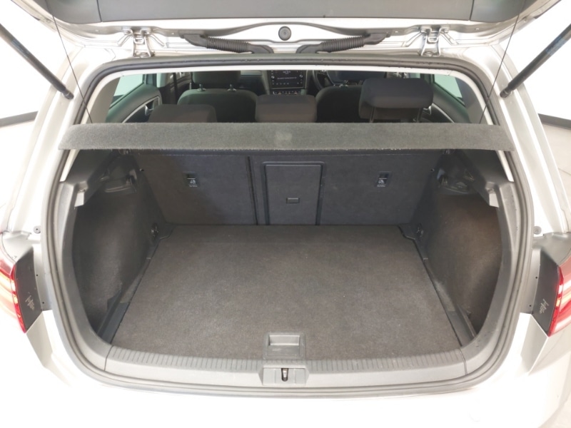 Used Volkswagen Golf 2020 for sale - 77752266: Photo 8