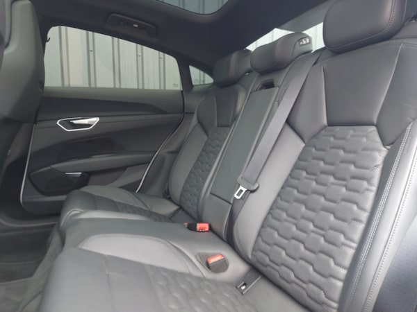 Used Audi e-tron GT 2022 for sale - 76265193: Photo 6