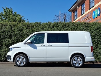 Used Volkswagen Transporter Shuttle 2023 for sale - 79607263: Photo