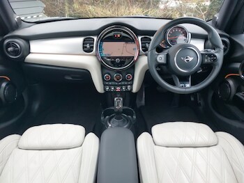 Used MINI Hatch 2023 for sale - 77695208: Photo