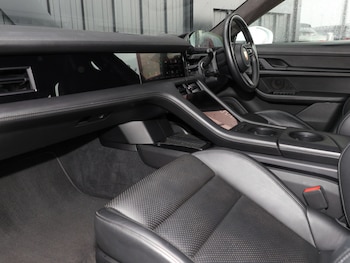 Used Porsche Taycan 2020 for sale - 79390102: Photo