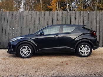 Used Toyota C-HR 2022 for sale - 76383501: Photo