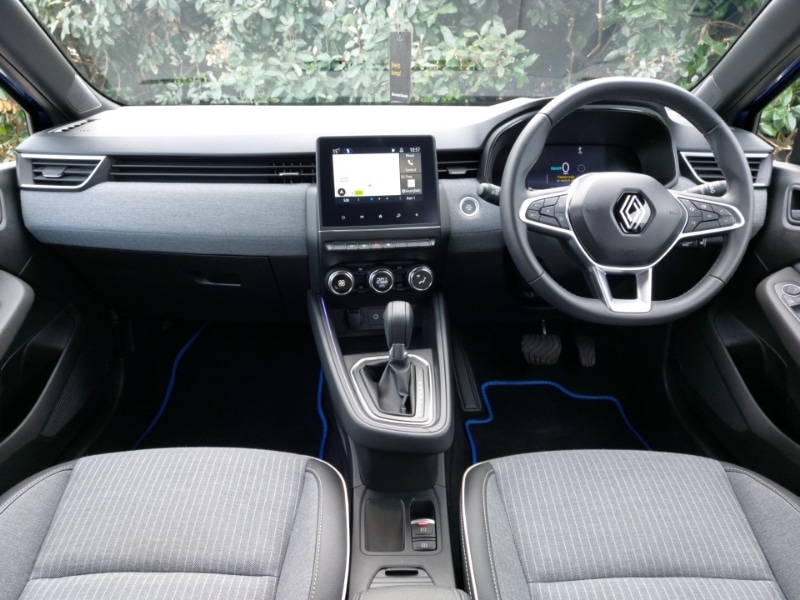 Used Renault Clio 2024 for sale - 76169318: Photo 2