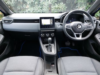 Used Renault Clio 2024 for sale - 76169318: Photo 2