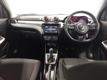 Used Suzuki Swift 2024 for sale - 77933770: Photo