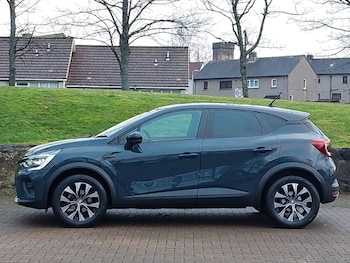 Used Renault Captur 2022 for sale - 77677776: Photo