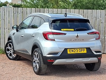 Used Renault Captur 2023 for sale - 79406388: Photo
