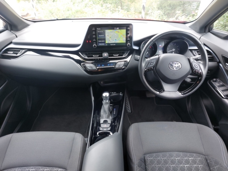 Used Toyota C-HR 2021 for sale - 76688164: Photo 2
