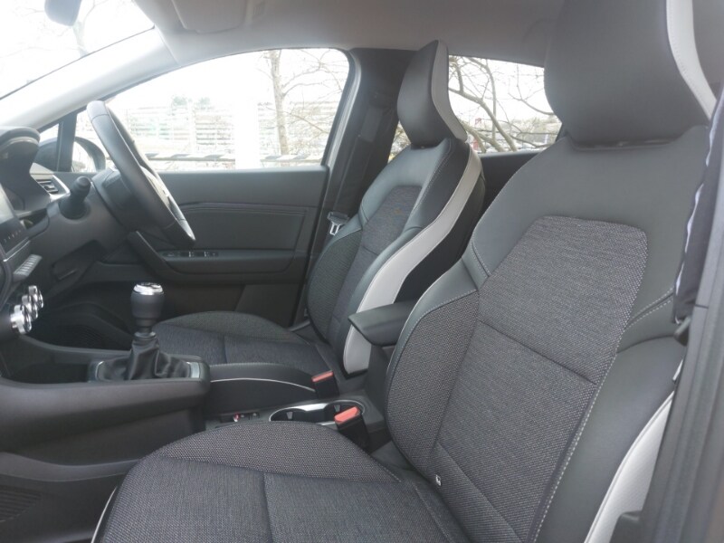 Used Renault Captur 2023 for sale - 77985562: Photo 5