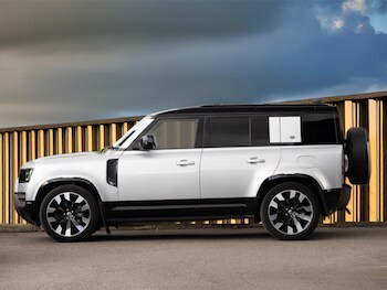 Used Land Rover Defender 2022 for sale - 76451435: Photo