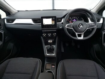 Used Renault Captur 2024 for sale - 77677593: Photo