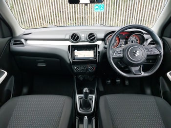 Used Suzuki Swift 2022 for sale - 77601024: Photo