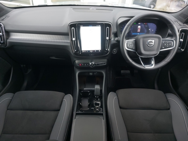 Used Volvo XC40 2024 for sale - 76375149: Photo 2