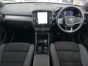 Used Volvo XC40 2024 for sale - 76375149: Photo