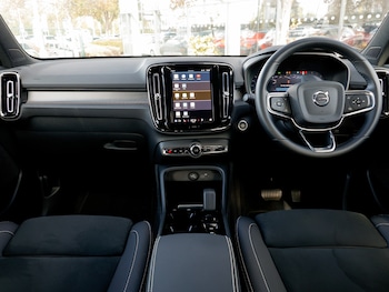 Used Volvo XC40 2024 for sale - 76348093: Photo