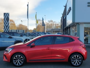 Used Renault Clio 2022 for sale - 76639924: Photo