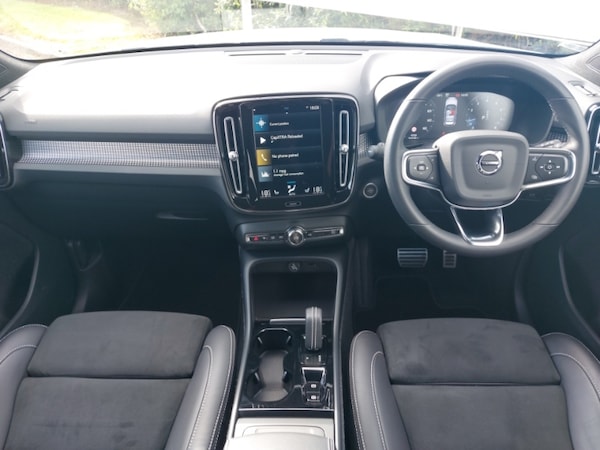 Used Volvo XC40 2021 for sale - 76269339: Photo 2