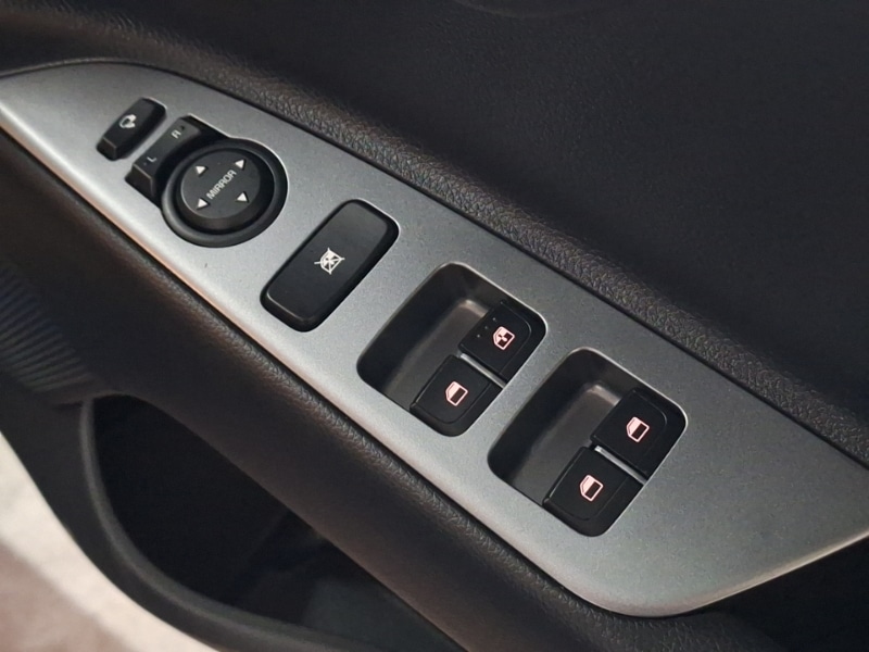 Used Kia Stonic 2023 for sale - 77817510: Photo 12