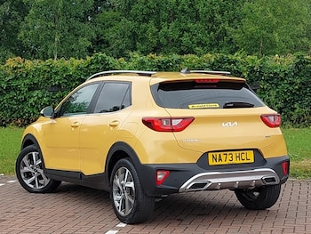 Used Kia Stonic 2023 for sale - 79555244: Photo