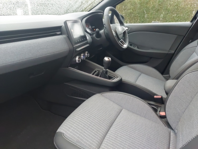 Used Renault Clio 2025 for sale - 76925370: Photo 5