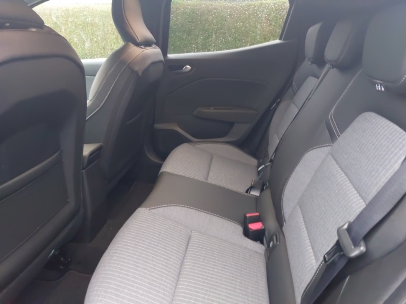 Used Renault Clio 2025 for sale - 76925370: Photo 6