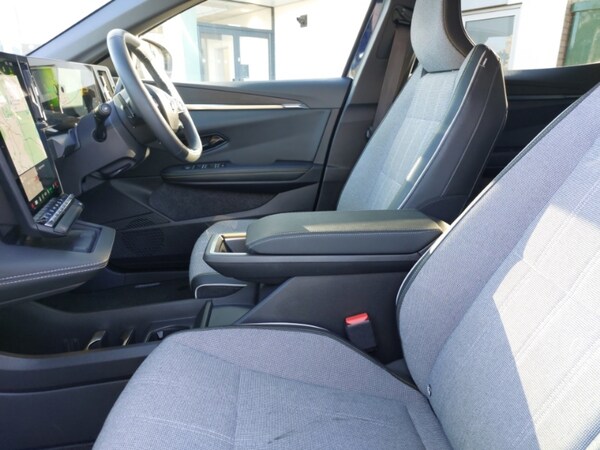 Used Renault Megane E Tech 2024 for sale - 76244056: Photo 5