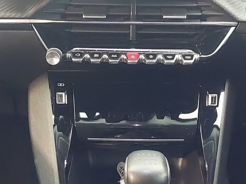 Used Peugeot 2008 2021 for sale - 76555870: Photo 11