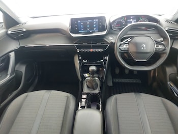 Used Peugeot 2008 2021 for sale - 76555870: Photo