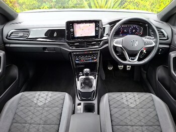Used Volkswagen T-Roc 2023 for sale - 76150336: Photo 2
