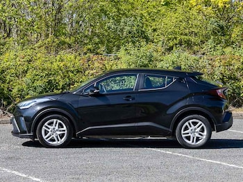 Used Toyota C-HR 2021 for sale - 78374635: Photo
