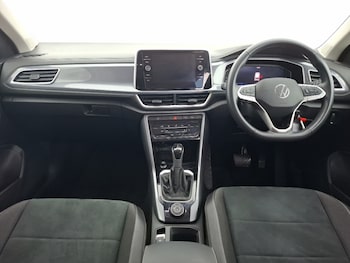 Used Volkswagen T-Roc 2023 for sale - 78756750: Photo