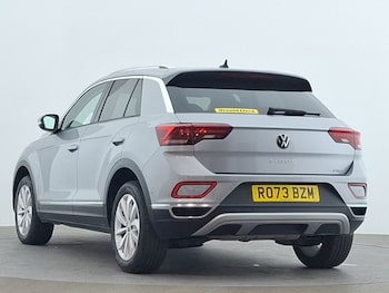 Used Volkswagen T-Roc 2023 for sale - 78756750: Photo