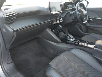 Used Peugeot 2008 2021 for sale - 77752159: Photo