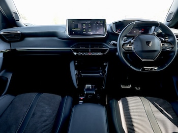 Used Peugeot 2008 2024 for sale - 78318052: Photo