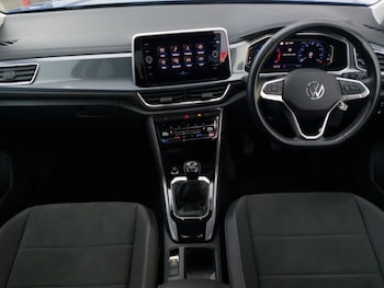 Used Volkswagen T-Roc 2023 for sale - 77657181: Photo