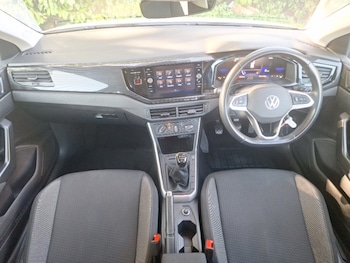 Used Volkswagen Polo 2024 for sale - 79393112: Photo