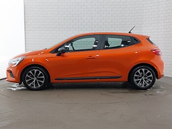 Used Renault Clio 2023 for sale - 77358212: Photo