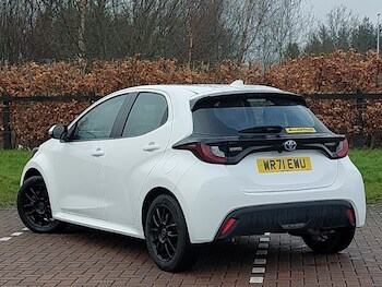 Used Toyota Yaris 2021 for sale - 77677644: Photo