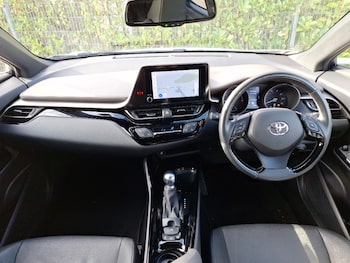 Used Toyota C-HR 2022 for sale - 76578863: Photo