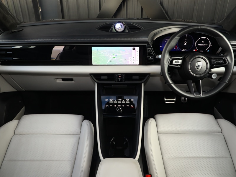 Used Porsche Macan 2024 for sale - 78152084: Photo 2