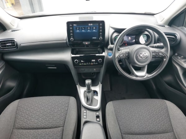 Used Toyota Yaris Cross 2022 for sale - 76288867: Photo 2