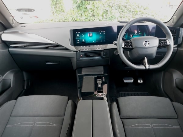 Used Vauxhall Astra 2025 for sale - 76212923: Photo 2