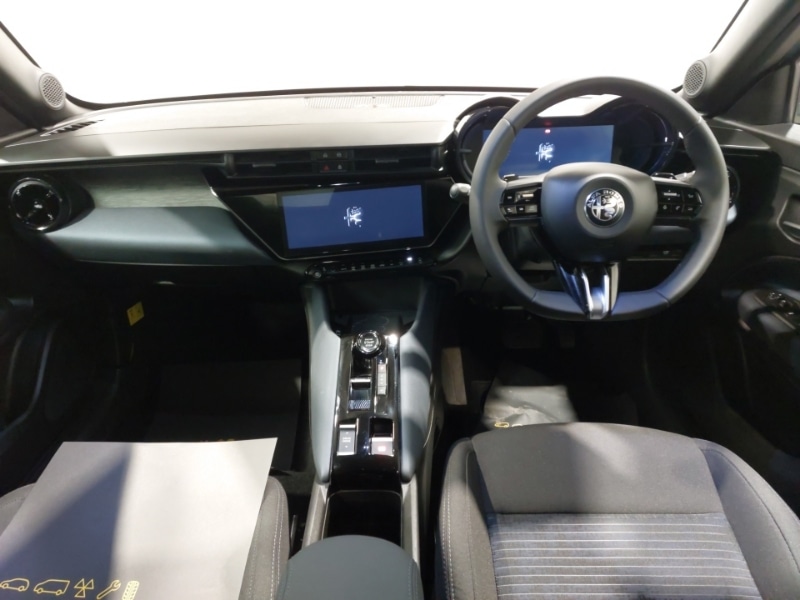 Used Alfa Romeo Junior 2025 for sale - 78032550: Photo 2