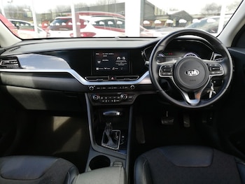Used Kia Niro 2021 for sale - 77933810: Photo