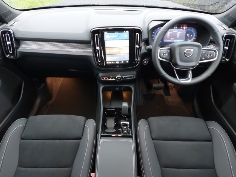 Used Volvo XC40 2025 for sale - 77449235: Photo 2