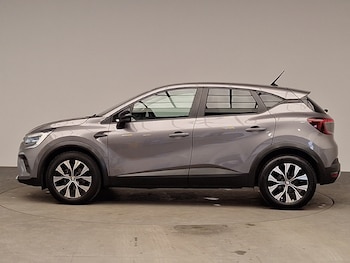 Used Renault Captur 2023 for sale - 77637243: Photo